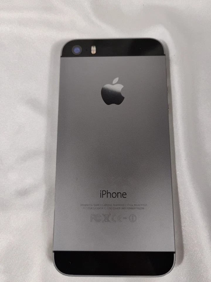 Apple iPhone 5s GSM modelo A1533 preto/cinza bloqueado - Imagem 2 de 4