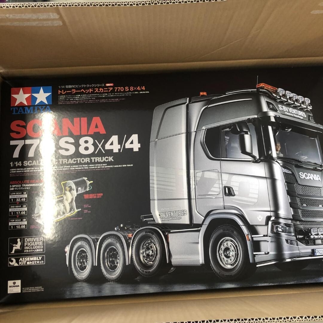 1/14 SCALE RADIO CONTROL TRACTOR TRUCK SCANIA 770 S 8x4/4 Model 