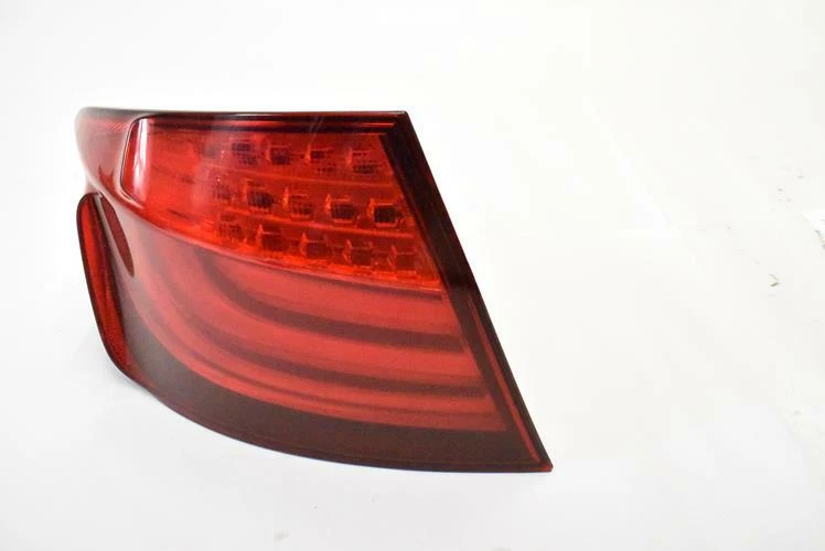 Conjunto de lámpara de luz trasera LED izquierda lado conductor BMW 535i 528i 2011-2013 OEM Foto 3 de 4