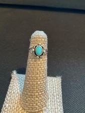 VTG NATIVE AMERICAN STERLING SILVER 925 Petite TURQUOISE RING size 4