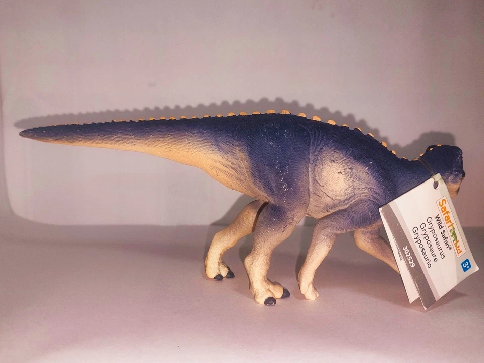 BRAND new 2013 'RETIRED' Safari ltd. gryposaurus with TAGS-dinosaur figure - Image 3 of 4