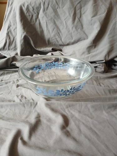 Vintage Pyrex Clear Blue Flower Ribbon Mixing Bowl 323 1.5 Liter Floral