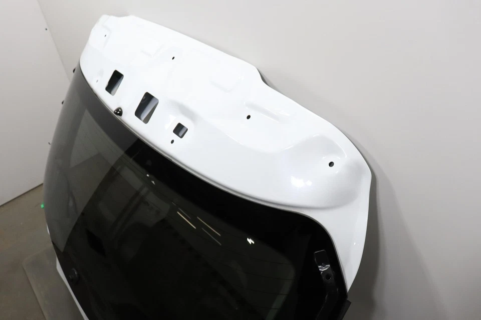 2018 - 2021 LEXUS NX300 后尾护罩升降盖板原始设备制造商白色_083 — 第 3/4 张图片