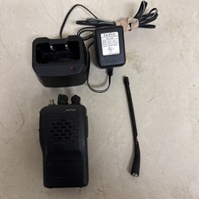 Vertex Vx-210u UHF Radio w/ charger 8