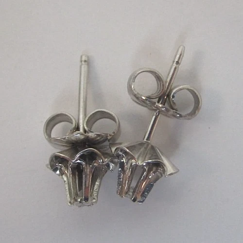 Vintage 14k White Gold Natural Diamond Buttercup Setting Earrings .06ct TW - Image 2 of 4