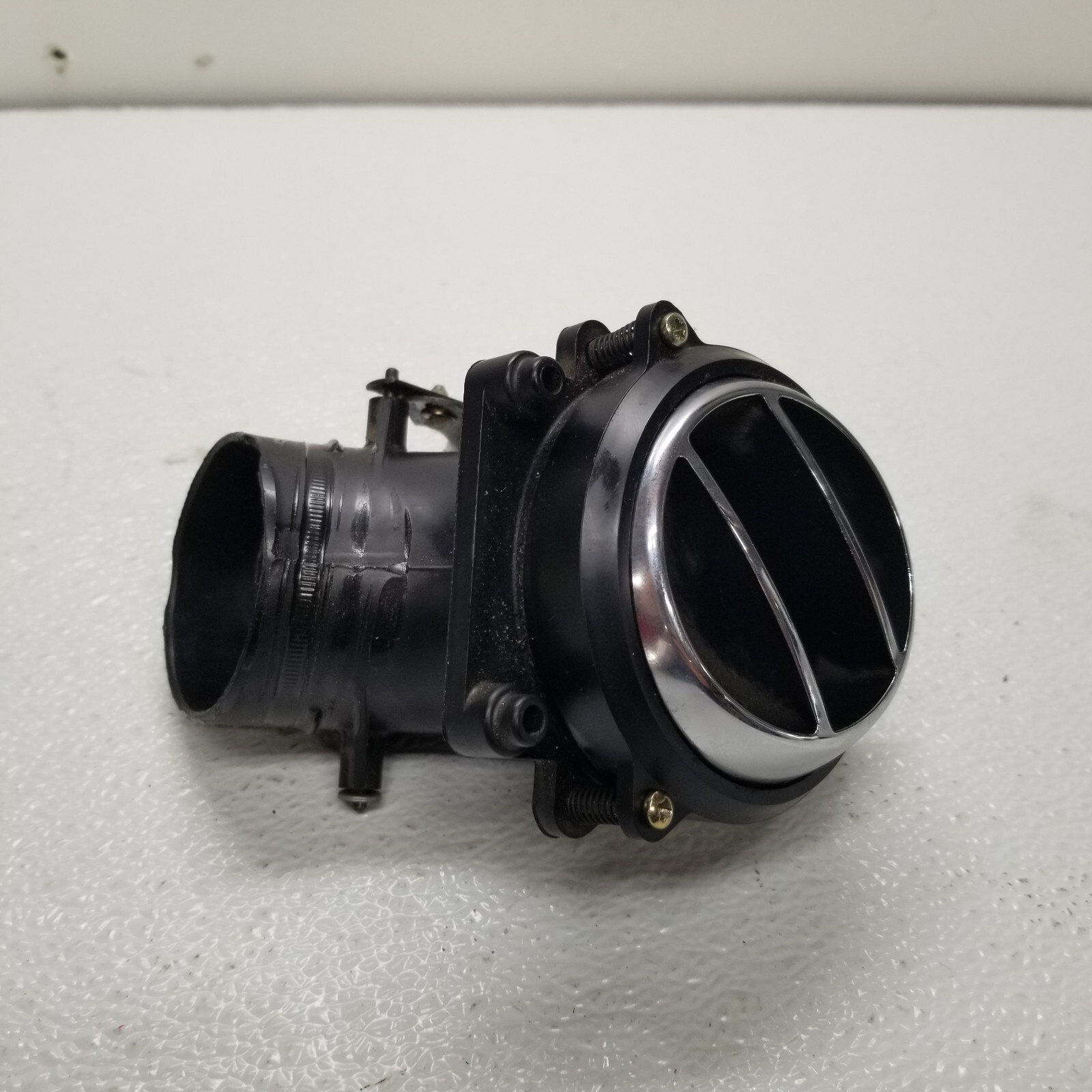 Rolls-Royce Silver Spirit Right Heater air duct P/N UB79930