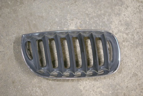 Kühlergrill BMW X3 E83  rechts 02-2006 VFL original Niere
