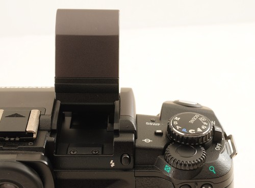 N.MINT Olympus E-300 Four Thirds DSLR Camera Body {8MP} with Battery & Charger - Picture 11 of 13