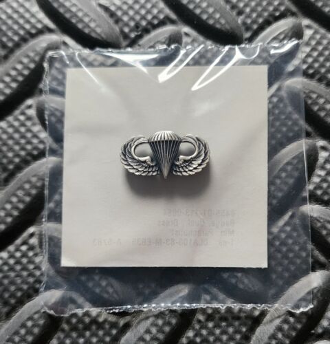 U.S. Army Airborne Parachutist Badge - Dress Miniature - Jump Wings, Paratrooper - Picture 4 of 10