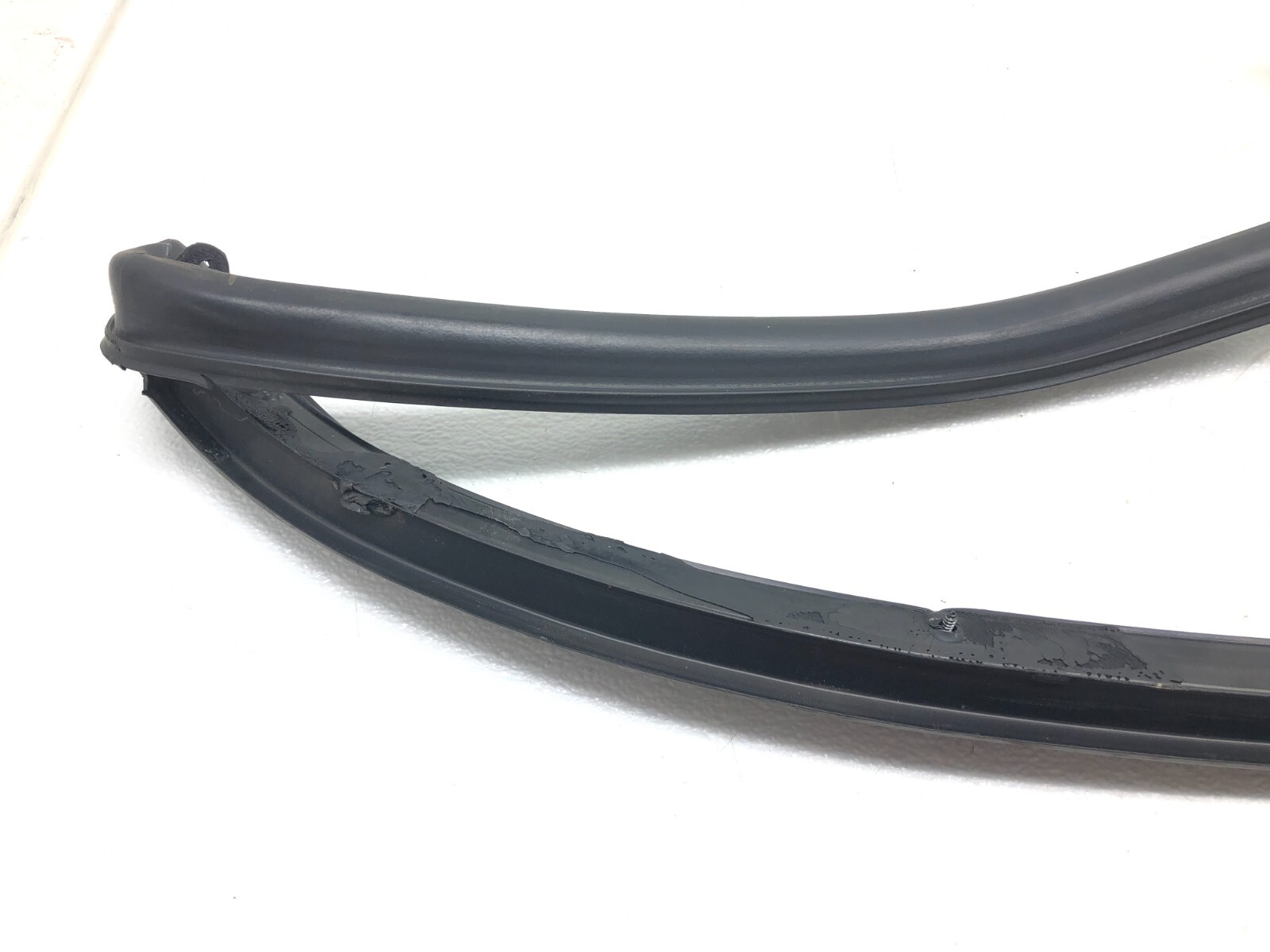 19972004 CORVETTE C5 WINDSHIELD A PILLAR WEATHERSTRIP OEM eBay