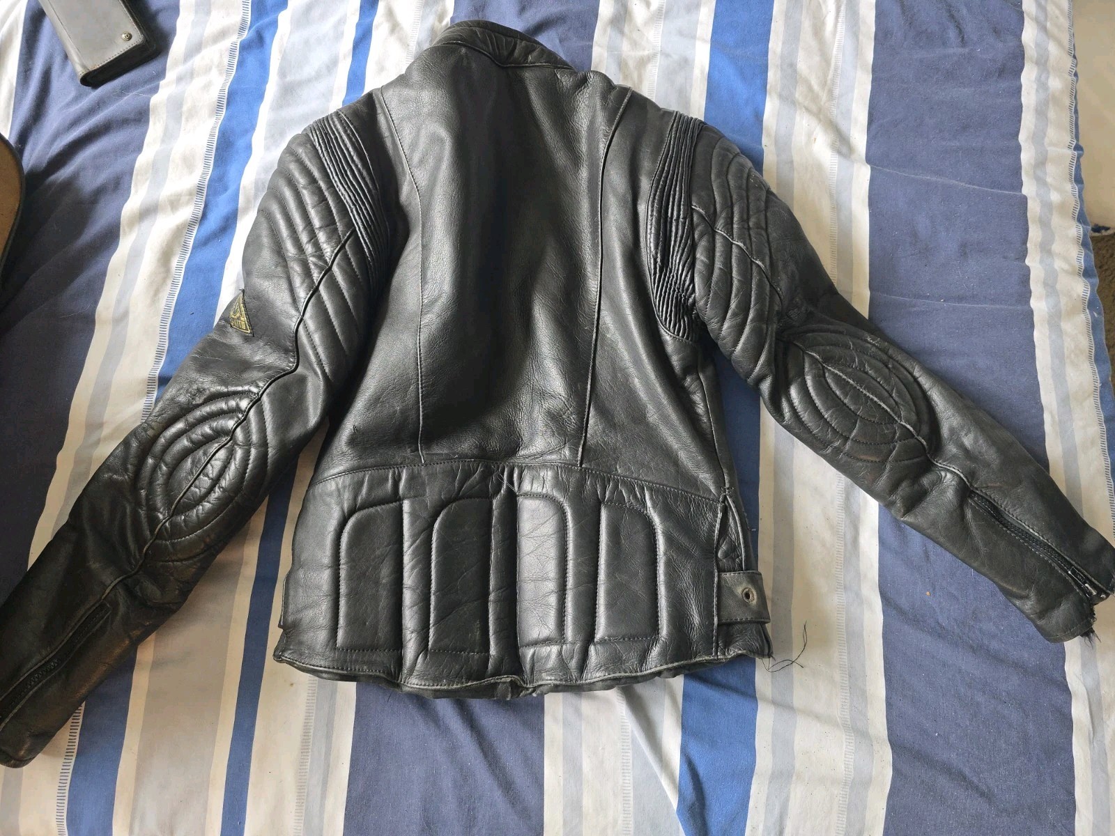 Picture 4 of 6