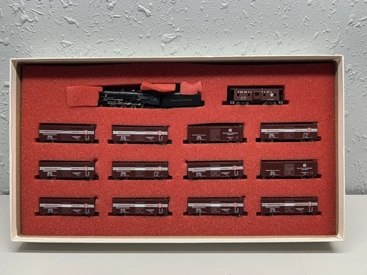 Con-Cor HO Scale Pennsylvania RR Silver 85' Sleeper Plus Others (3 Car