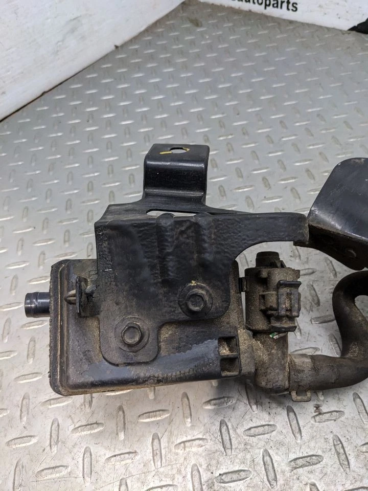 Bote de carbón de vapor de combustible 2012 13 14 15 16 17 Hyundai Veloster 1180957 Foto 2 de 4