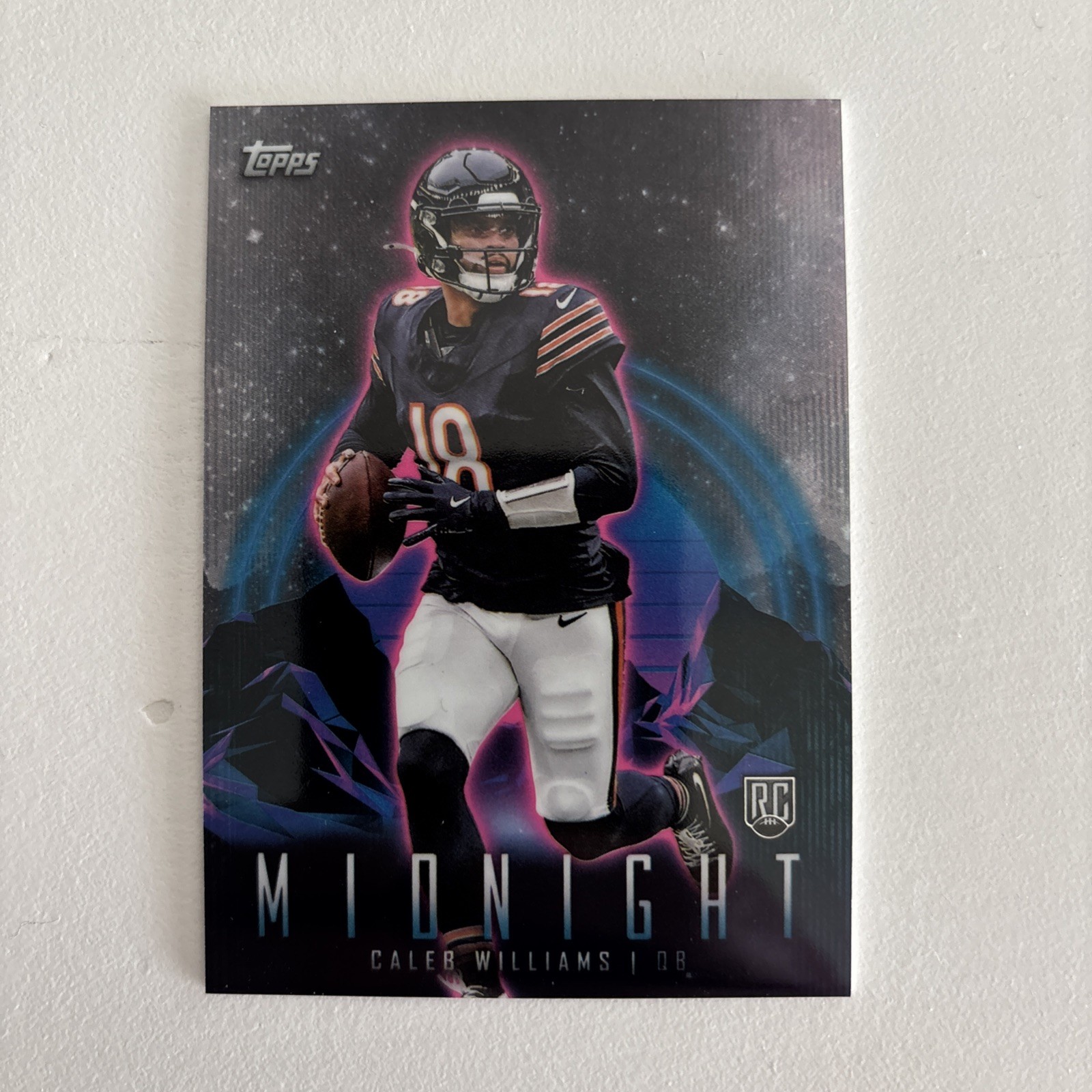 Caleb Williams Rookie – 2024 Topps Midnight #1 RC – No. 1 Draft Pick, Bears QB S