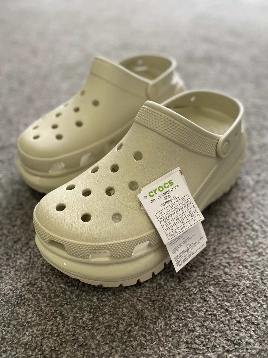 crocs mega crush clog 28