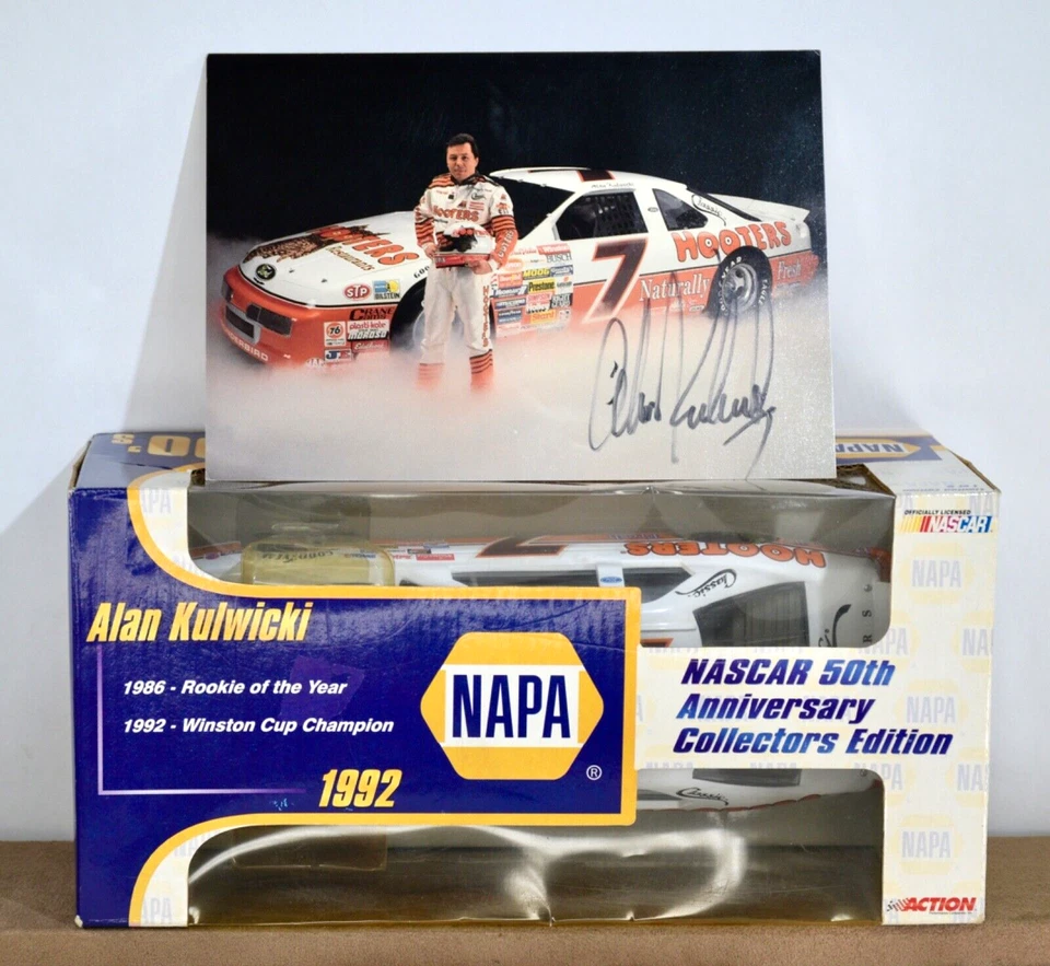 Action Napa Alan Kulwicki 1998 #7 Hooters NASCAR 1/24 Ford + Tarjeta de autógrafo 1992 Foto 2 de 4