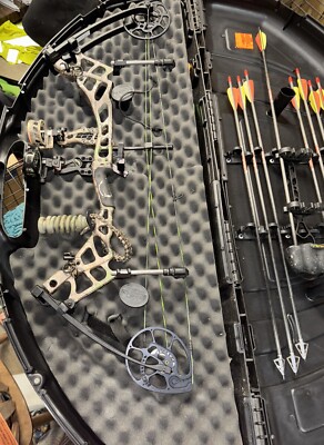 BEAR ARCHERY TRAXX Compound Hunting Bow Extra Arrows FLAMBEAU HARD CASE