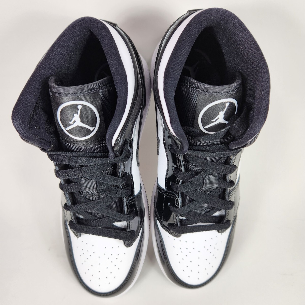 Air Jordan 1 Mid (GS) ホワイト/ブラック 6Y Air Jordan 1 Mid (GS) ホワイト/ブラック 6Y