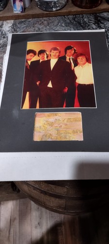 Them And Van Morrison - Autographed By All Members With COA - Some Tape Residue - Picture 3 of 3