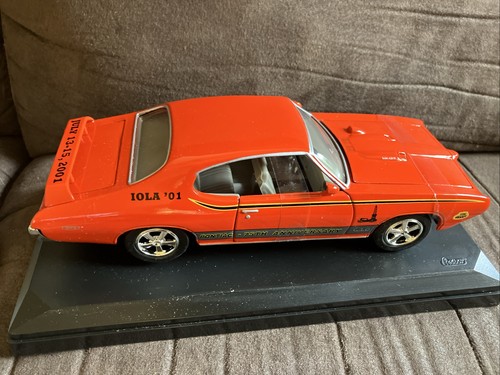 Crown Premiums 1969 Pontiac GTO Iola Old Car Show 2001 1/24 - Picture 3 of 17