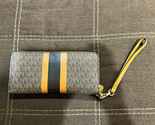 Michael Kors Signature Logo Zip-Around Wristlet Wallet Organizer Brown Tan