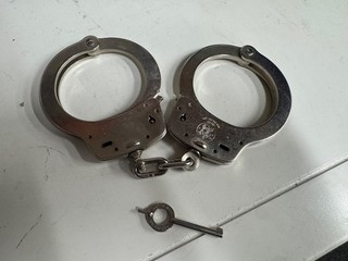 Smith & Wesson Model 100 Nickel Handcuffs With Keys