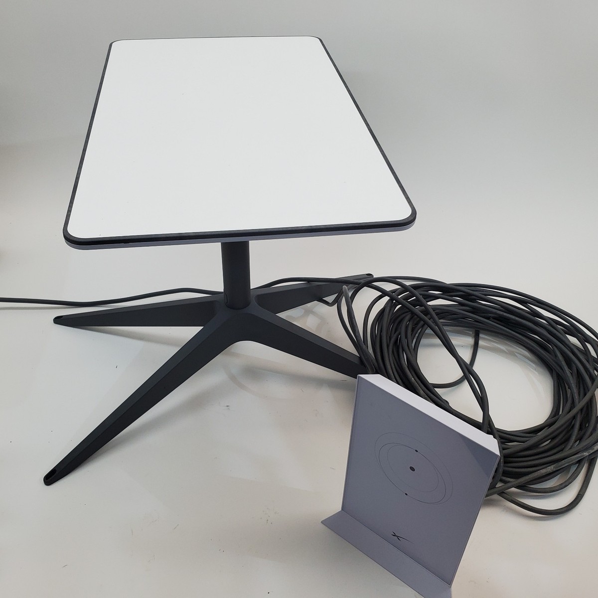 Starlink UTA-212 Dish & UTR-211 Router – Preowned, Power-On