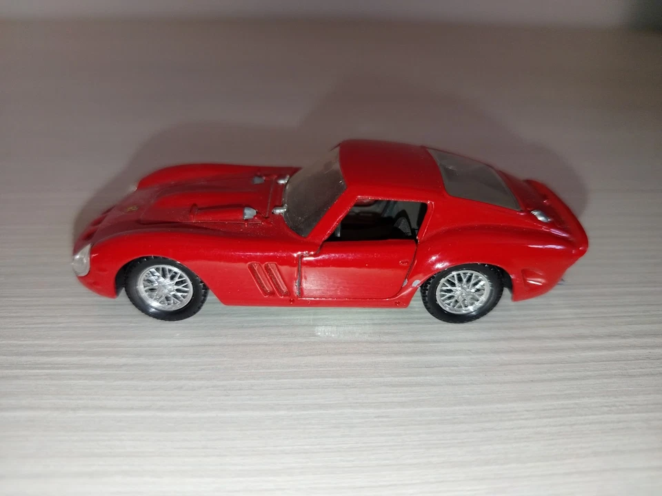 Ferrari 250 Gto 1/43 Solido Modellino Auto Vintage Vedi Foto - Immagine 4 di 4