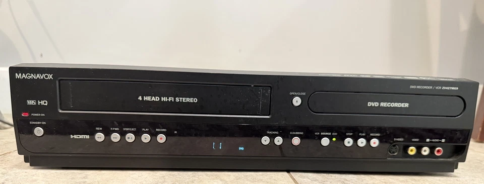 Magnavox ZV427MG9 A VHS VCR DVD Recorder Combo Dubbing HDMI NO REMOTE- Tested - Image 4 of 4