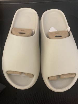 Yeezy Slides YS-01 Size 9 Cream Brand New With Dust Bag