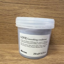 Davines Love/Smoothing Conditioner, Rich Anti-Frizz Formula for Frizzy, Coarse o