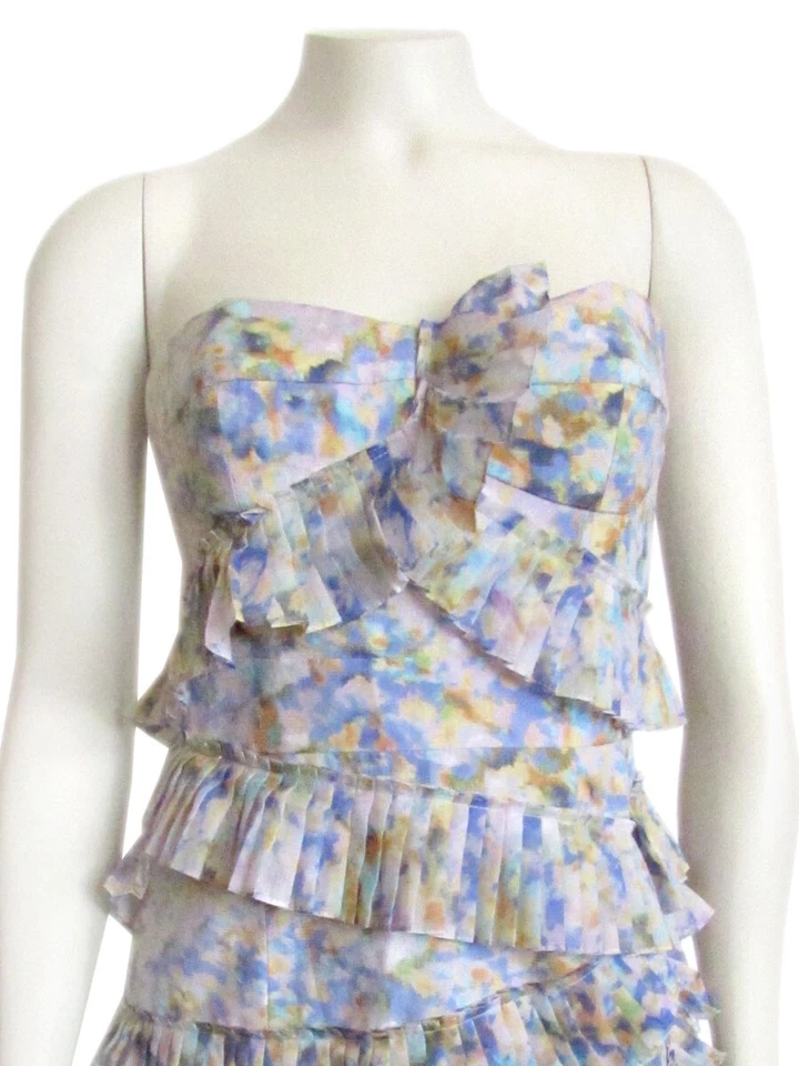 *¡BONITO!* Vestido de cóctel Cynthia Steffe de seda/algodón sin tirantes floral con volantes talla 4 Foto 3 de 4