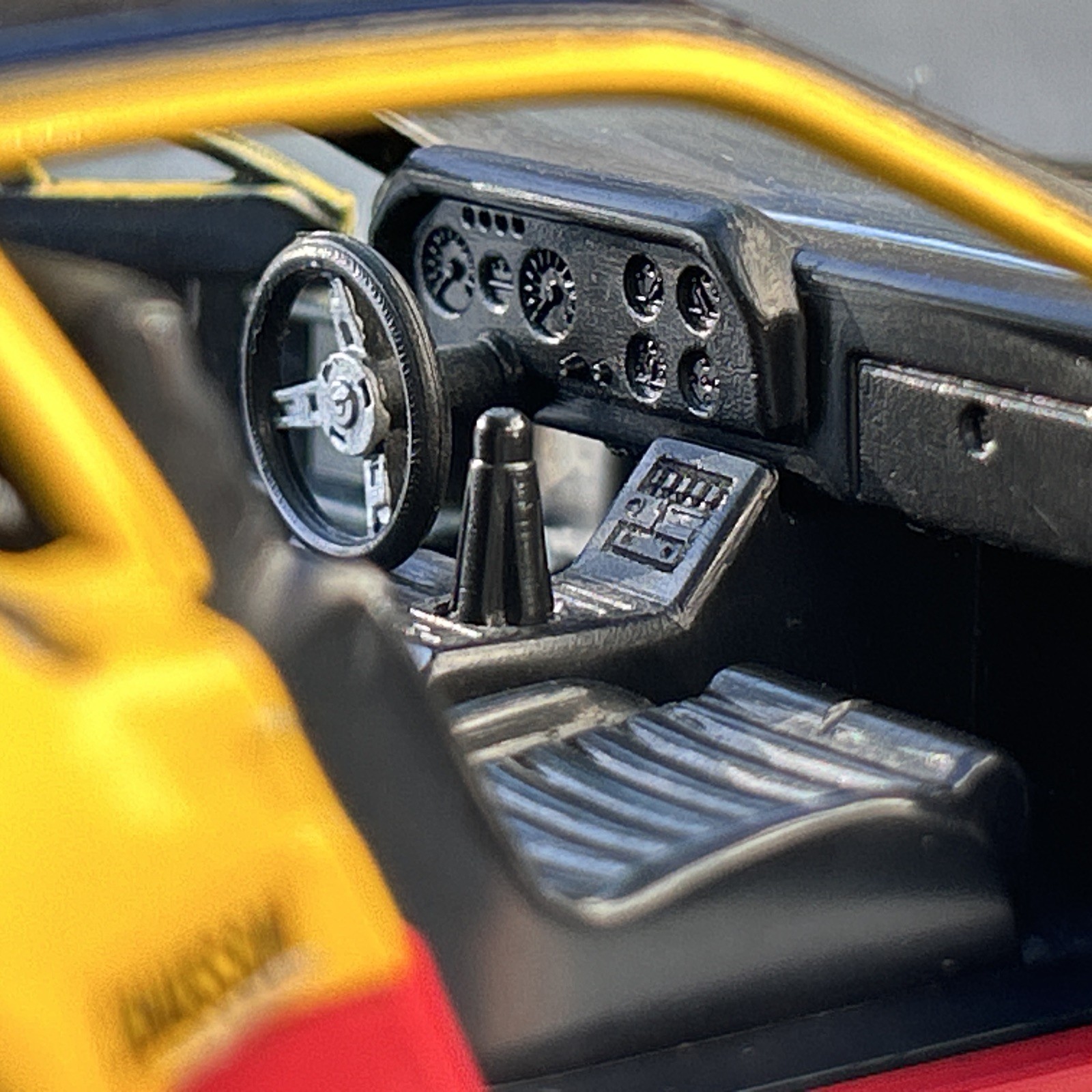 EIDAI ALPINE RENAULT A310 V6 RALLYE JEAN BEHRA 1977 G FREQUELIN #1 DIECAST 1:28