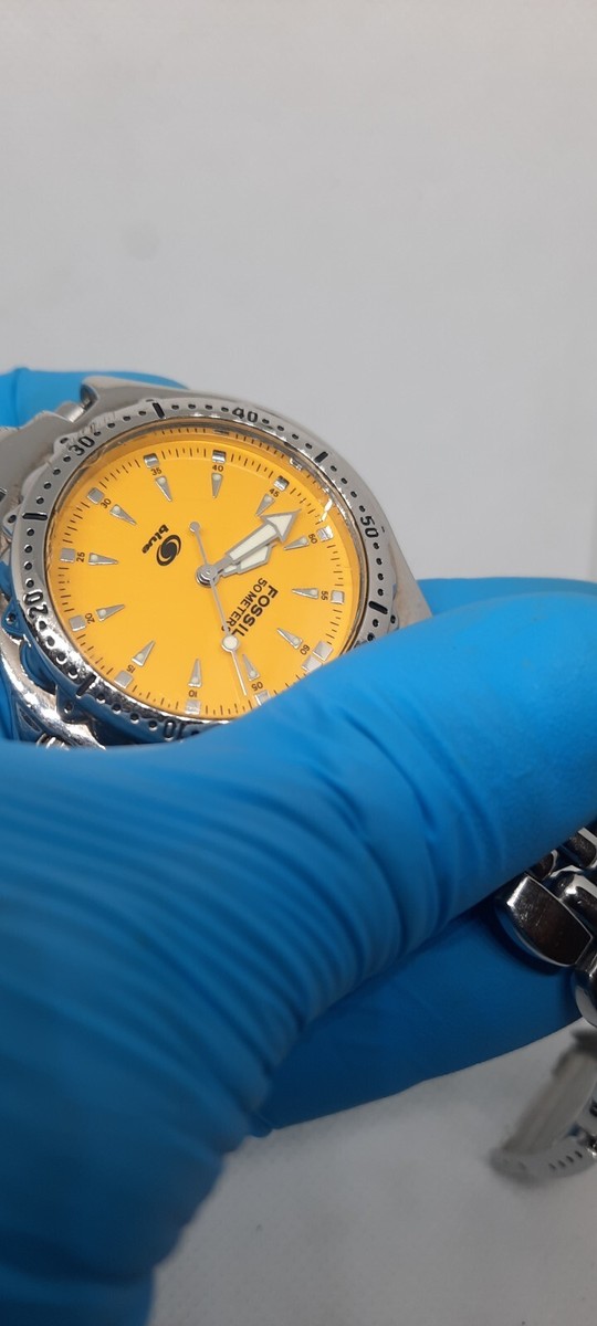 FOSSIL フォッシル イエローブラック腕時計 3万円以下で楽しむ実用時計3選】 “フォッシル（FOSSIL）”の新作