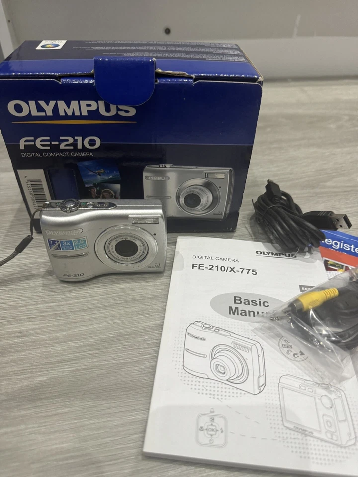 Olympus Digital Camera FE-310 8.0MP Silver Boxed SPARES REPAIRS - Image 2 of 4