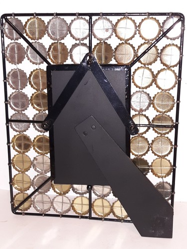 BOTTLECAP Designed 4" x 6" Novelty Metal PICTURE FRAME - Picture 6 of 12