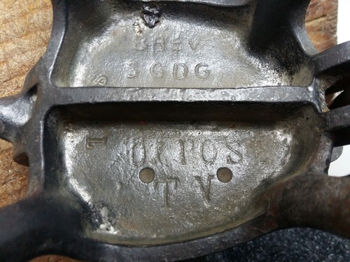 Antique French Cast Iron Meat Press Burger Mold – Early 20th Century Vintage - 第 11/15 張圖片