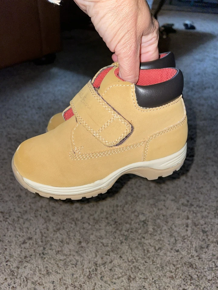 Eddie Bauer toddler boy sz. 9 “ Vanguard” brown strap work boots. Great pair - Image 3 of 4