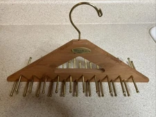 Woodlore Tie & Belt Rack Hanger Cedar & Brass 15.5 Inch 40 Hooks Pegs Organizer