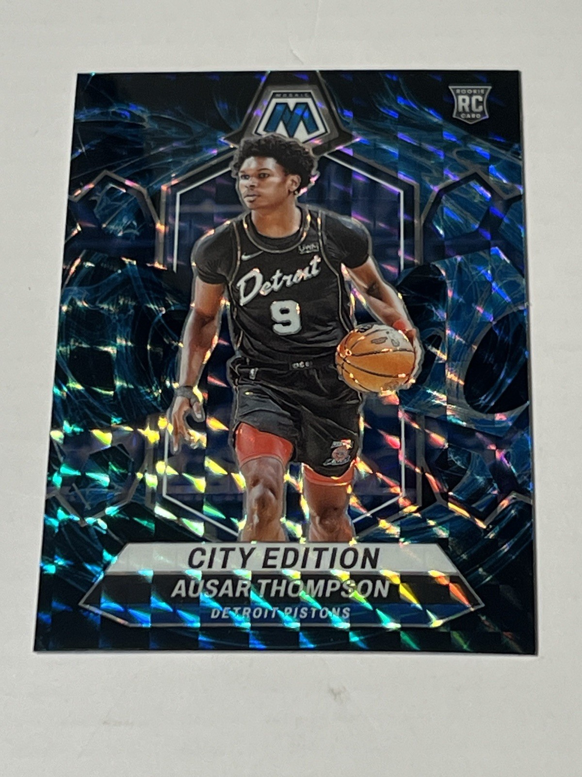 2023-24 Ausar Thompson Mosaic Rookie Genesis City Edition Case Hit Pistons RC