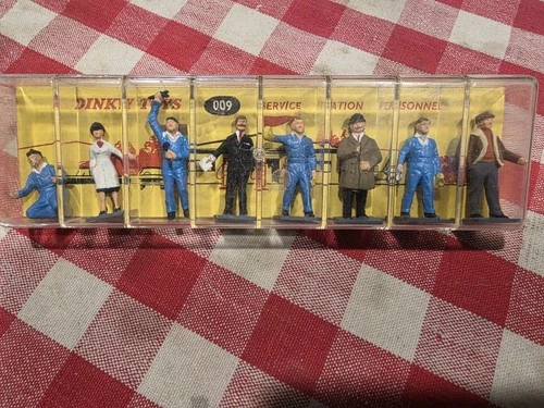 VINTAGE ORIGINAL DINKY 009 MINIATURE FIGURES IN BOX EXCELLENT CONDITION