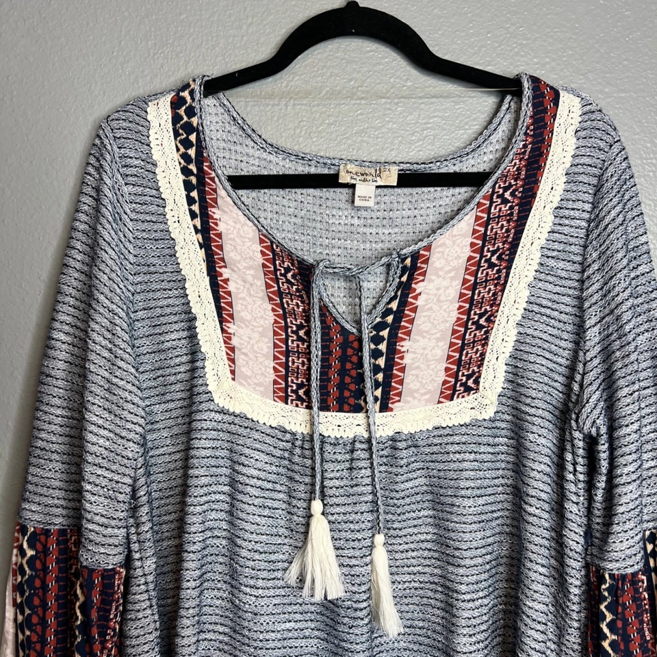 Один мир вязаный Bell рукав Топ плюс размер 2 X богемное лоскутное одеяло кисточки Flowy новый - Изображение 3 из 4