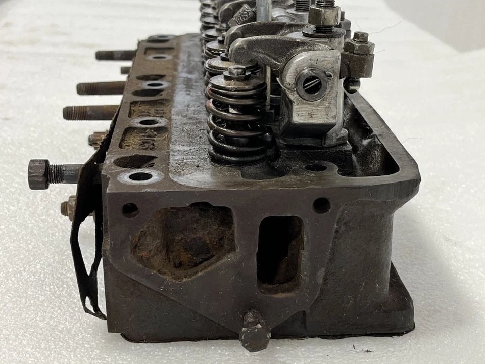 1976 TRIUMPH SPITFIRE 1500 ENGINE CYLINDER HEAD Foto 2 de 4