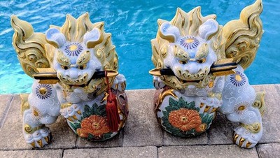 Vtg 13'' Foo Dog Pair 22k Gold Moriage Japanese Kutani Porcelain Tassel Sword 