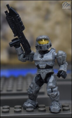 HALO MEGA BLOKS UNSC LIGHT GRAY SILVER SPARTAN MARK IV MINI FIGURE 97520 TRIBUTE