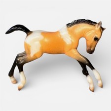 Breyer Stablemates Buckskin Pinto Scrambling Foal | 1:32 Model Horses | #5302