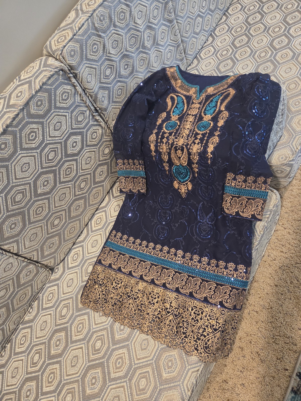 Pakistani Shalwar Kameez - image 1