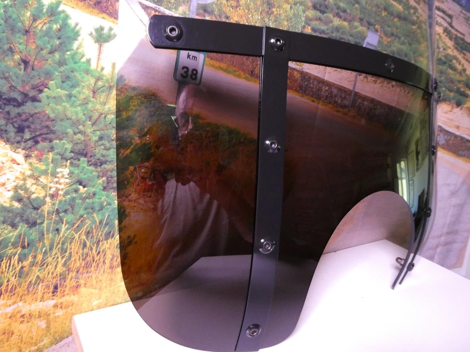 孟菲斯 Shades Fats 挡风玻璃 17 英寸车头灯 22 英寸宽黑色烟 MEB 3211 X1 — 第 2/4 张图片