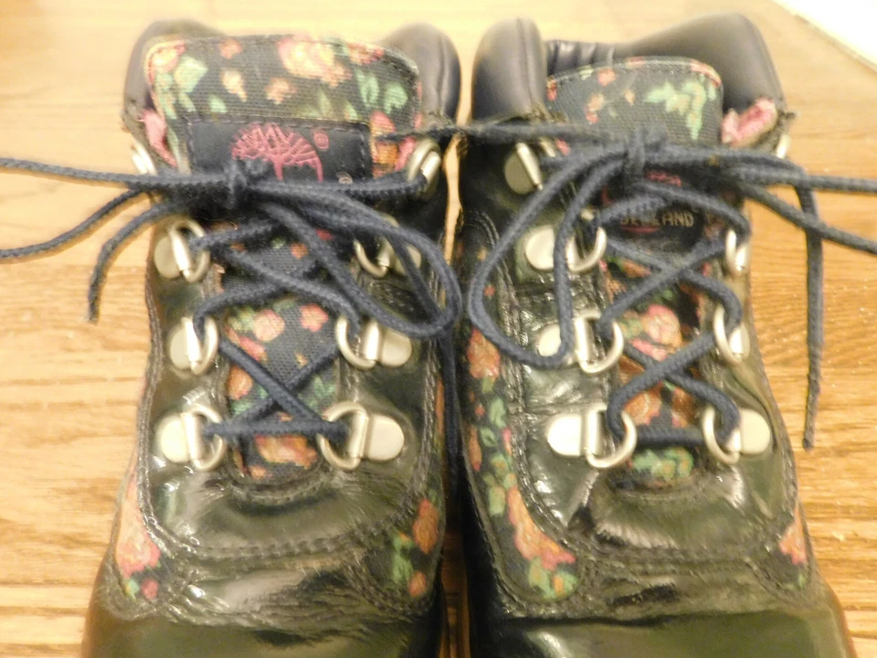 Timberland Niñas CLÁSICO FLORAL Botas con Cordones Patente Borde Azul 1977a 3430 talla 1.5 Foto 3 de 4