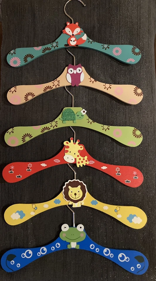 Kinder Kleiderbügel Tiermotive personalisiert Holz 28cm Baby Kleiderbügel